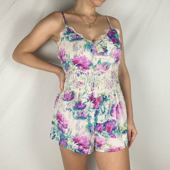 ROMPER with lace Excellent conditions - Picture 2 of 2